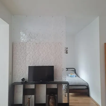 Apartament Gemuetliche 4-zimmer Mit 7 Schlafplaetzen
