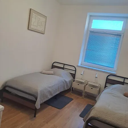 Апартаменты Gemuetliche 4-zimmer Mit 7 Schlafplaetzen *